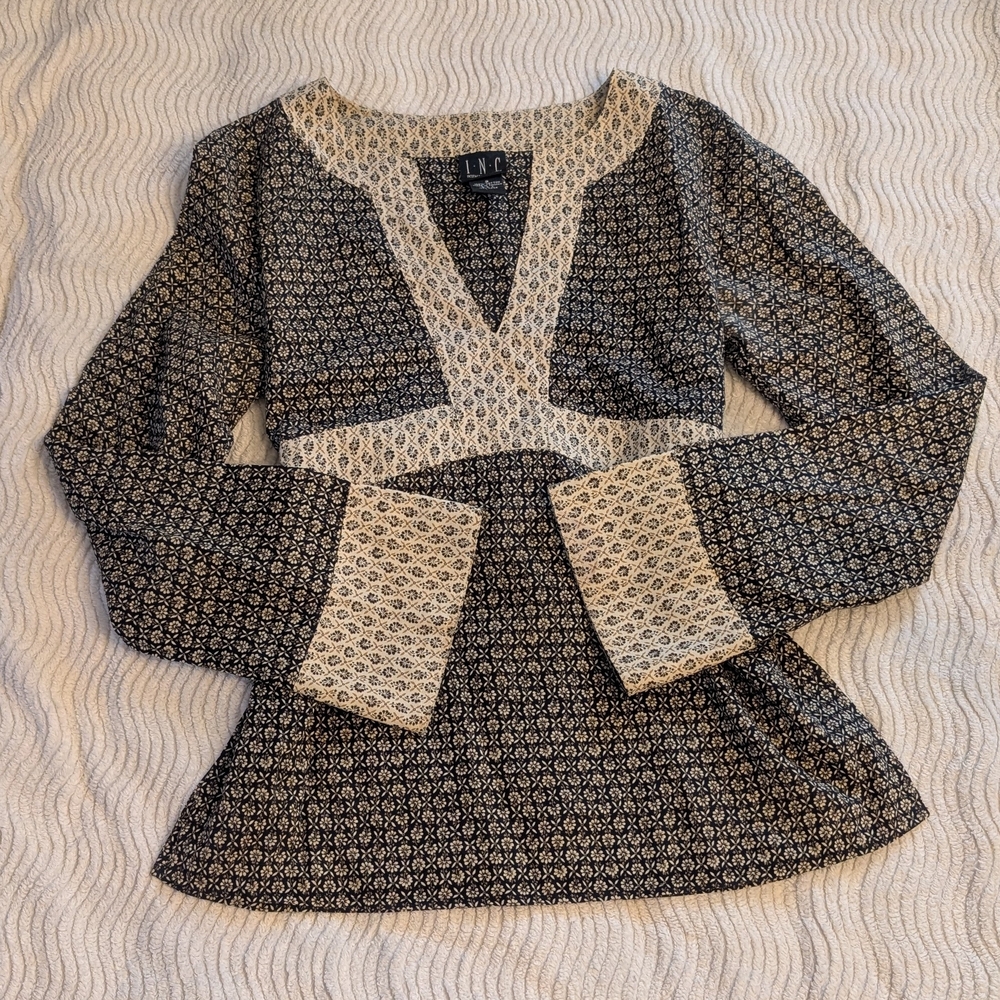INC International Concepts Black and Tan Patterned Blouse Boho Y2K V Neck